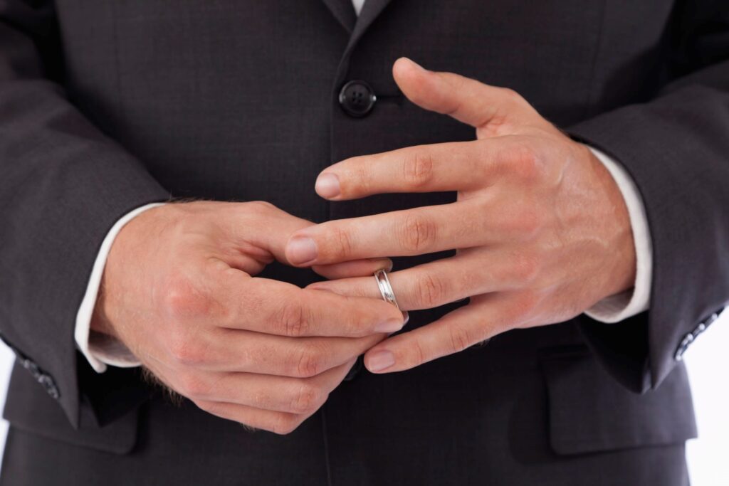 tight ring